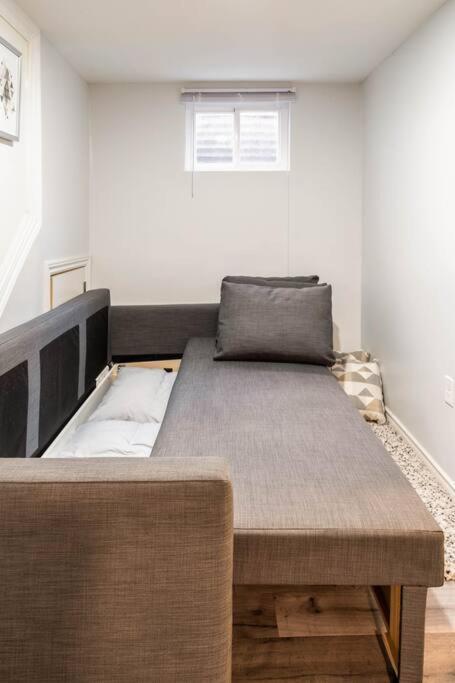 Cozy Nest Basement Unit Lejlighed Hamilton Eksteriør billede